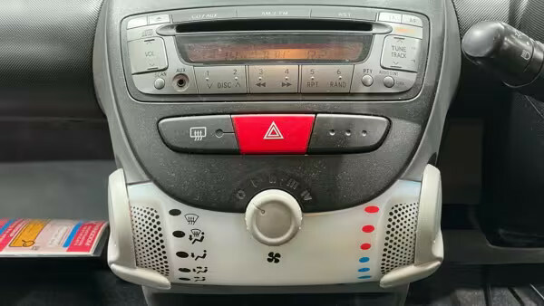 Peugeot 107 1.0 Urban Lite Hatchback Red