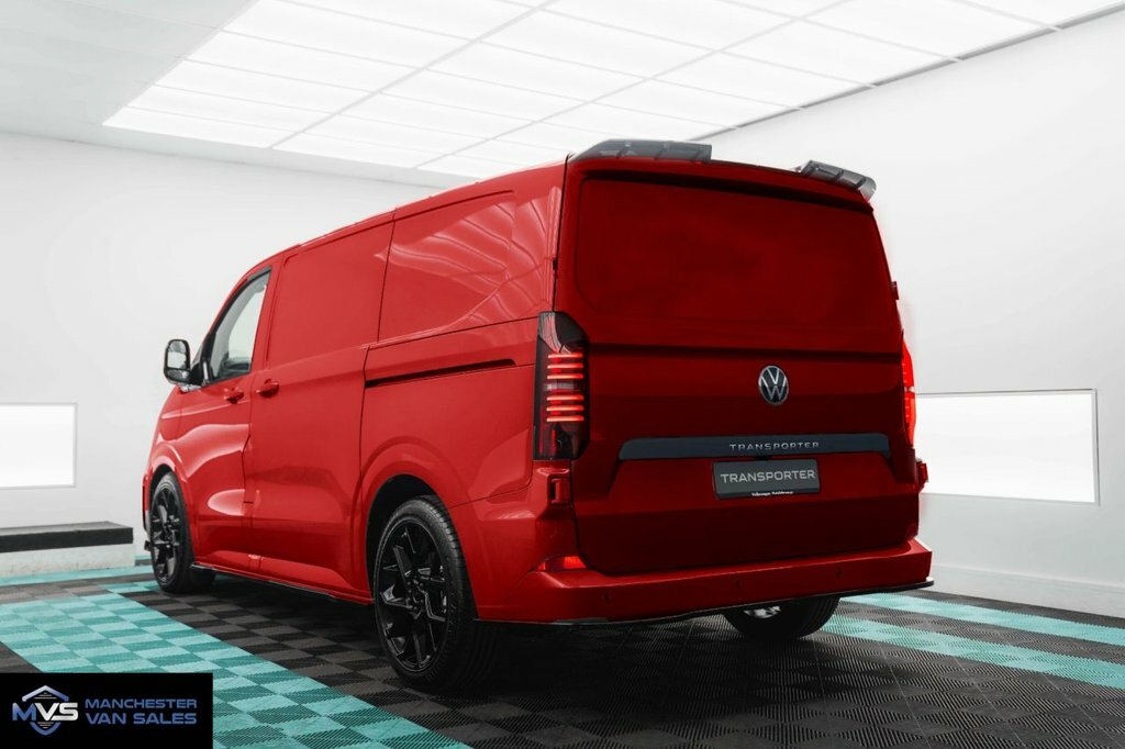 Volkswagen Transporter Mpv Red #3