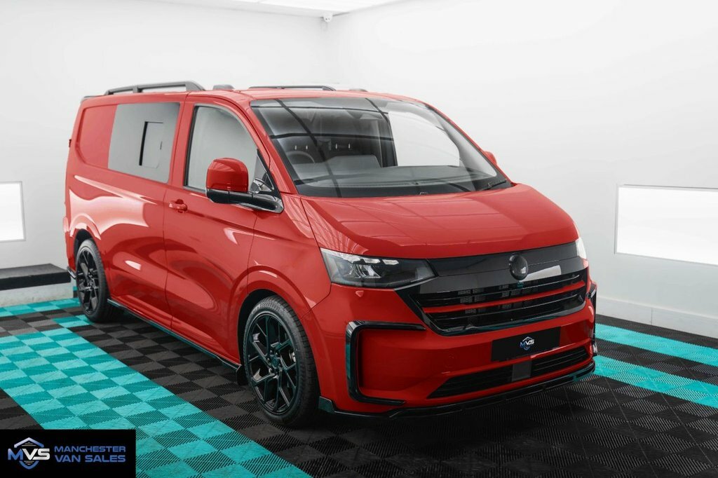 Volkswagen Transporter Combi Red #4