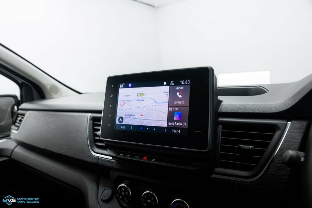 Renault Trafic 2L Extra YA74UTX White #6
