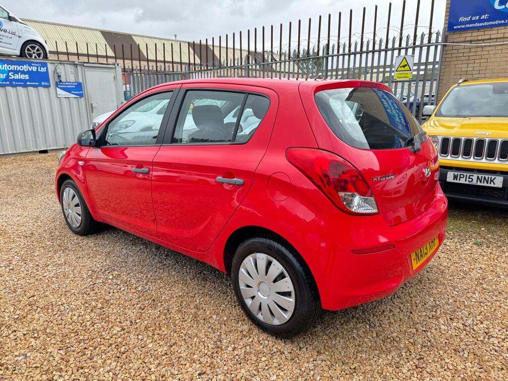 Hyundai I20 Hatchback 1.2 Classic Euro 5 201313 Red #4