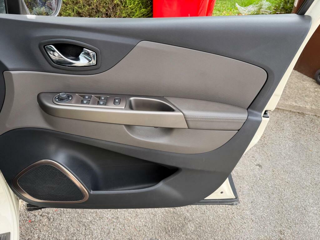 Renault Captur Renault Captur 1.5 Dci 90 Dynamique Nav Brown #24