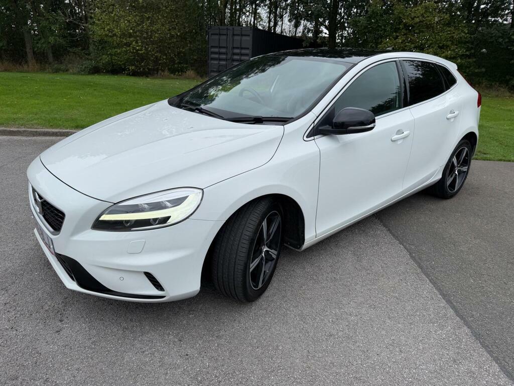 Volvo V40 2.0 T2 R-design Edition Euro 6 S S White #3