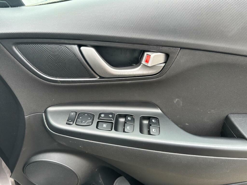 Hyundai Kona Hatchback #22
