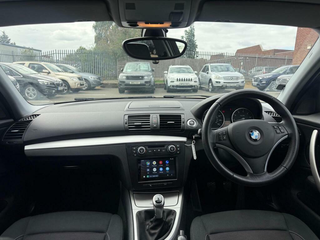 BMW 1 Series 2009 59 120I Silver #15