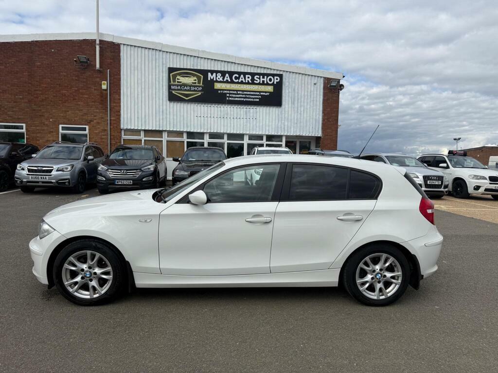 BMW 1 Series 2009 59 120I Silver #7