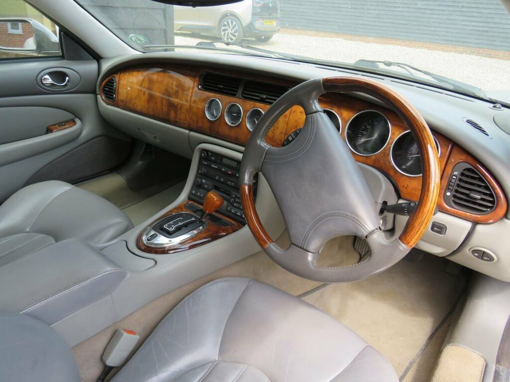 Jaguar XK8 4.0 Part Exchange To Clear Bargain Silver #3