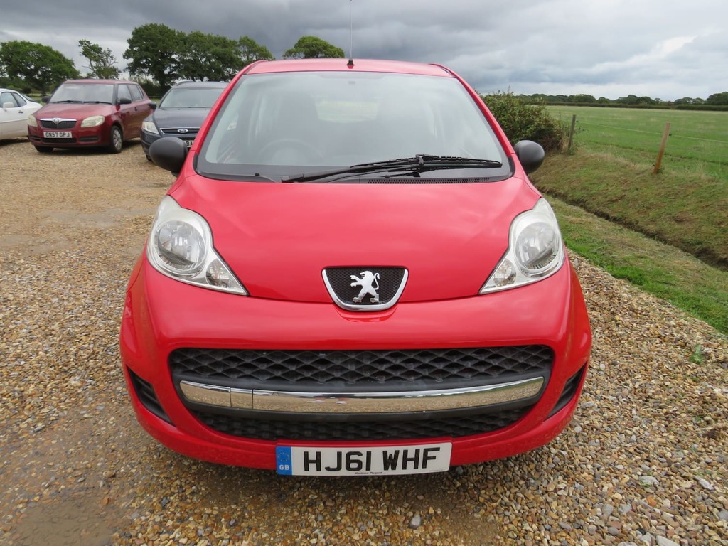 Peugeot 107 1.0 Urban Lite 20 Per Year Road Tax Red #5
