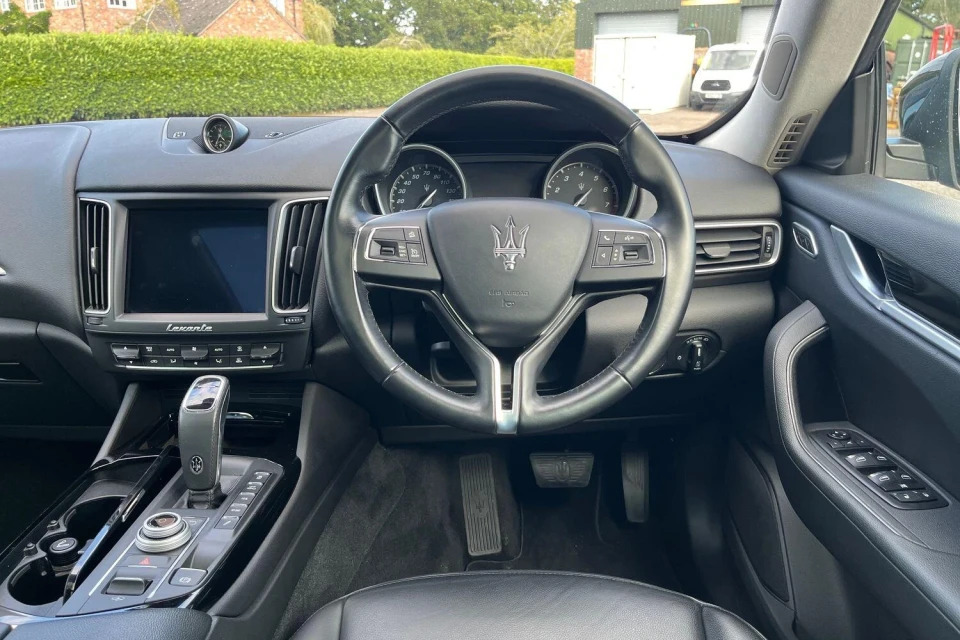 Maserati Levante V6d Granlusso Black #15
