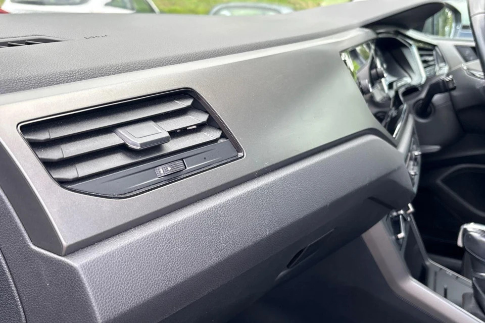 Volkswagen Polo Se Silver #9