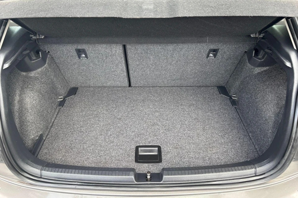 Volkswagen Polo Se Silver #25