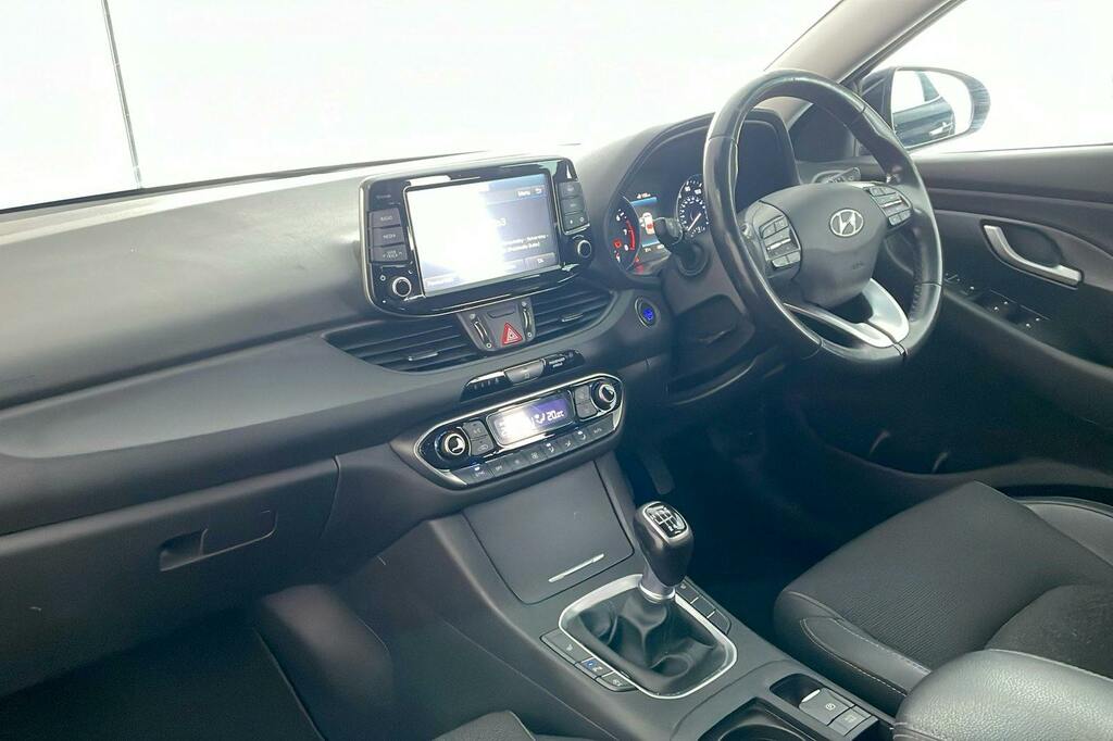 Hyundai I30 1.4 T Gdi Premium Fastback Ss Black #2