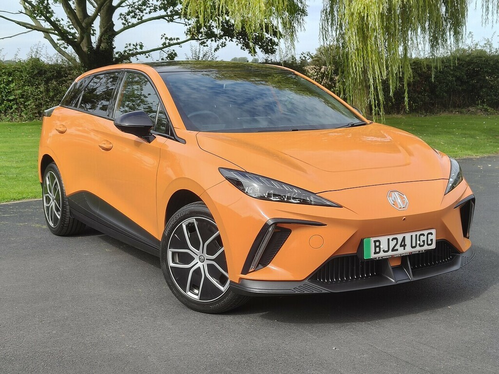 MG MG4 Trophy Extended Range Orange