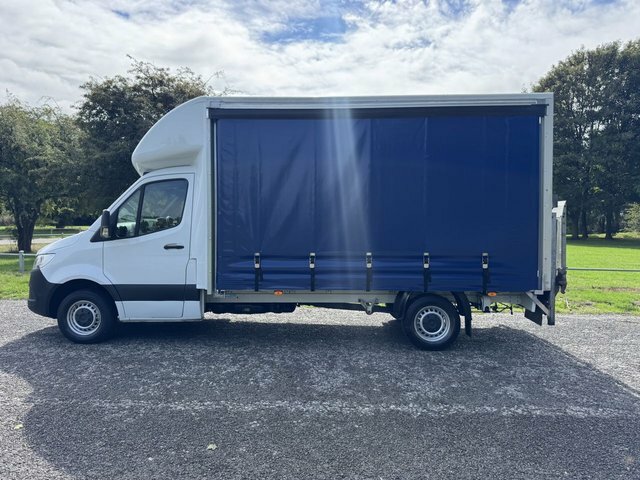 Mercedes-Benz Sprinter Mpv White #7