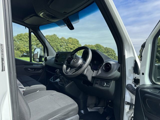 Mercedes-Benz Sprinter Mpv White #9