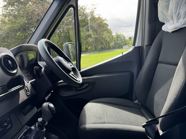 Mercedes-Benz Sprinter Mpv White #15