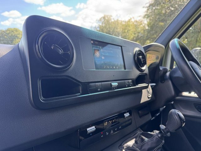 Mercedes-Benz Sprinter Premium Blue #16