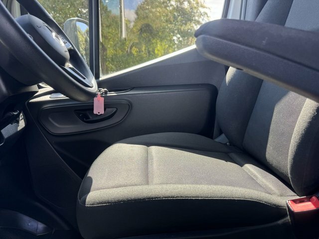 Mercedes-Benz Sprinter Premium Blue #18