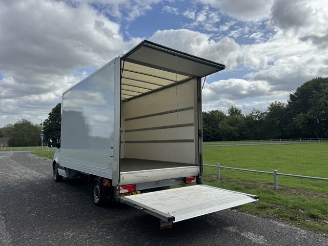 Mercedes-Benz Sprinter 2.0 315Cdi Lwb 3.5T. 4.2M. Luton Large Tail Lift E White