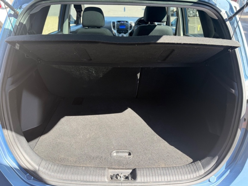 Hyundai Ix20 Active Silver #11