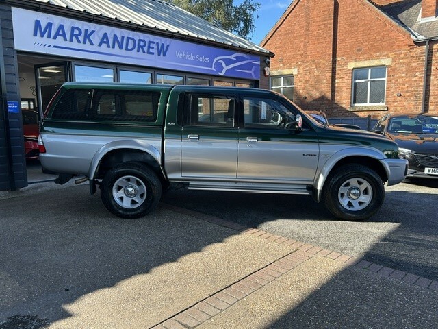 Mitsubishi L200 Pickup 2.5 Td 4Life 2003 Green #2