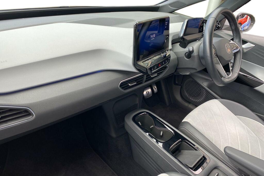 Volkswagen ID.3 Pro Performance 58Kwh Family Hatchback Electri  #2