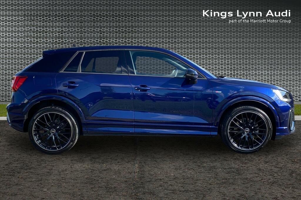 Audi Q2 1.5 Tfsi Cod 35 Black Edition Suv S Tro AO75MSX Blue #4