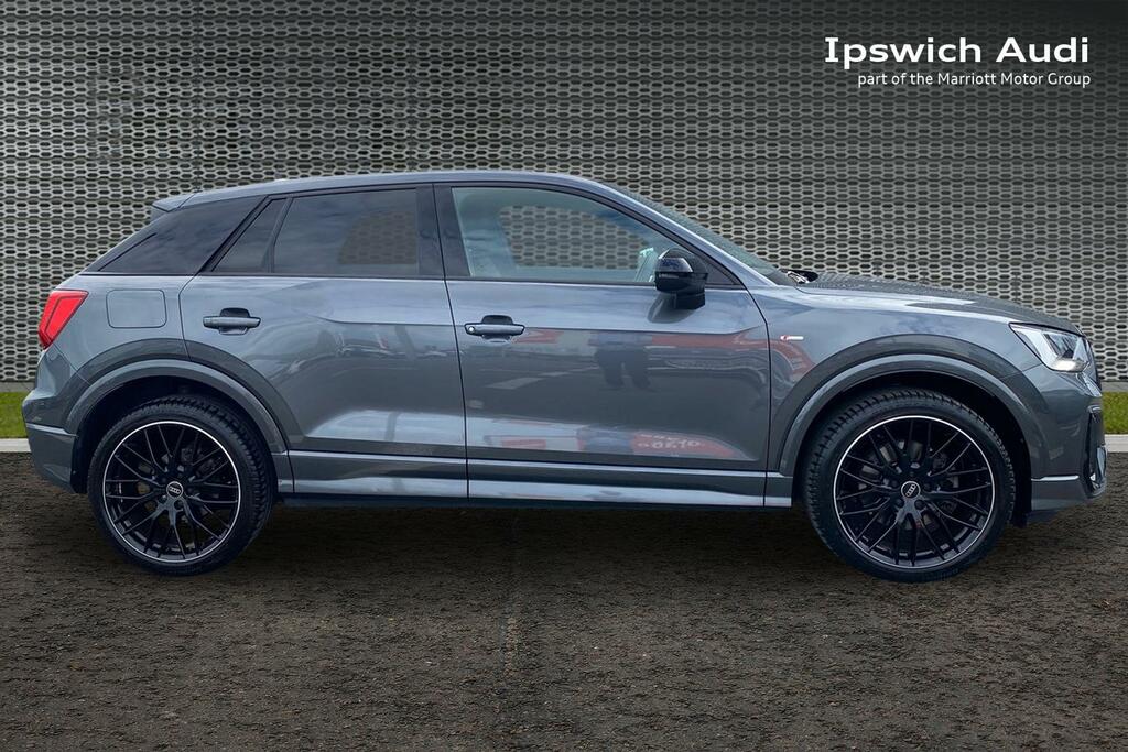 Audi Q2 1.5 Tfsi Cod 35 Black Edition Suv Manua Grey #4