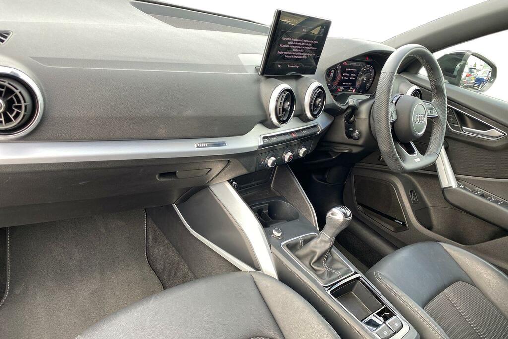 Audi Q2 1.5 Tfsi Cod 35 Black Edition Suv Manua Grey #2