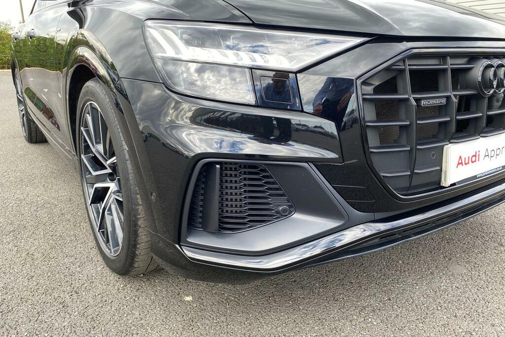 Audi Q8 S Line Black #30