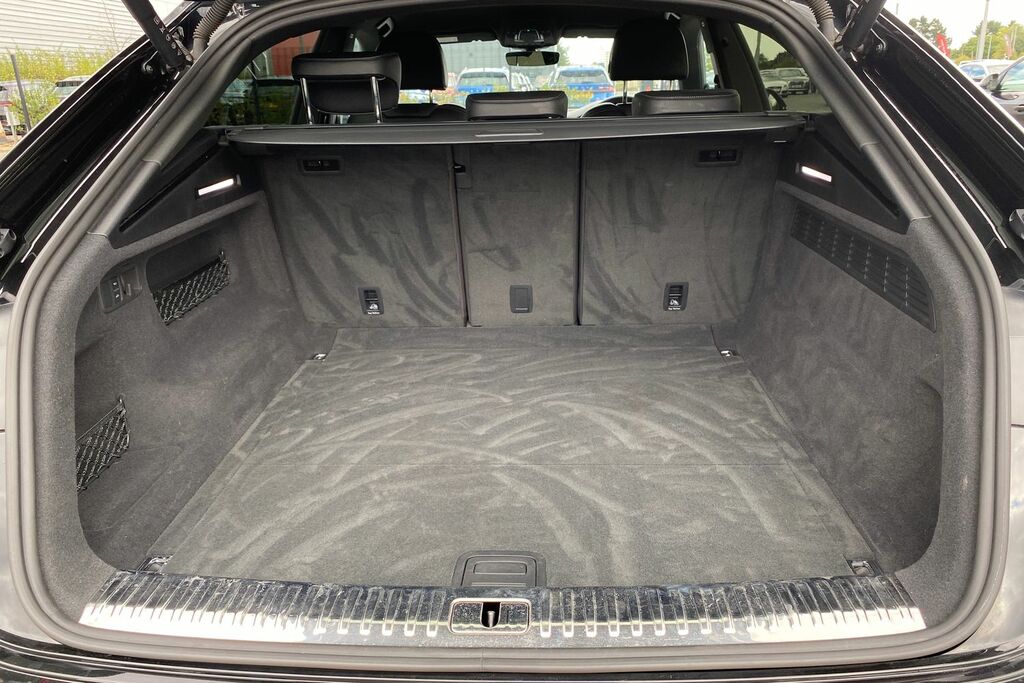 Audi Q8 S Line Black #12