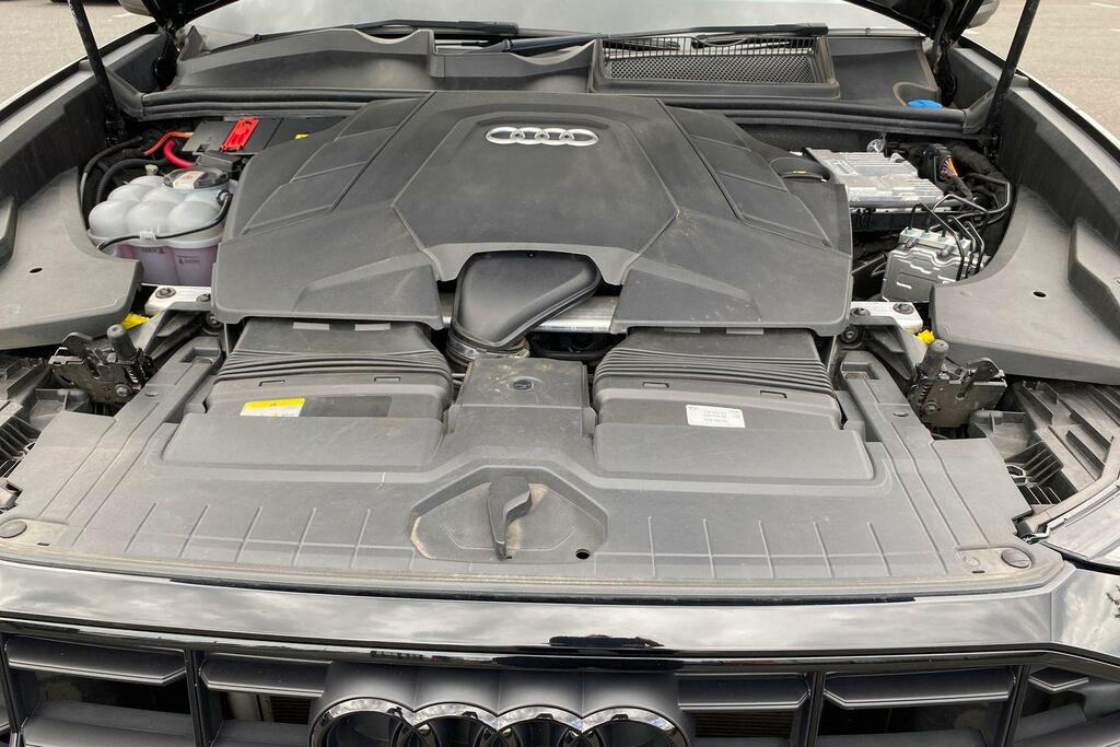 Audi Q8 S Line Black #34