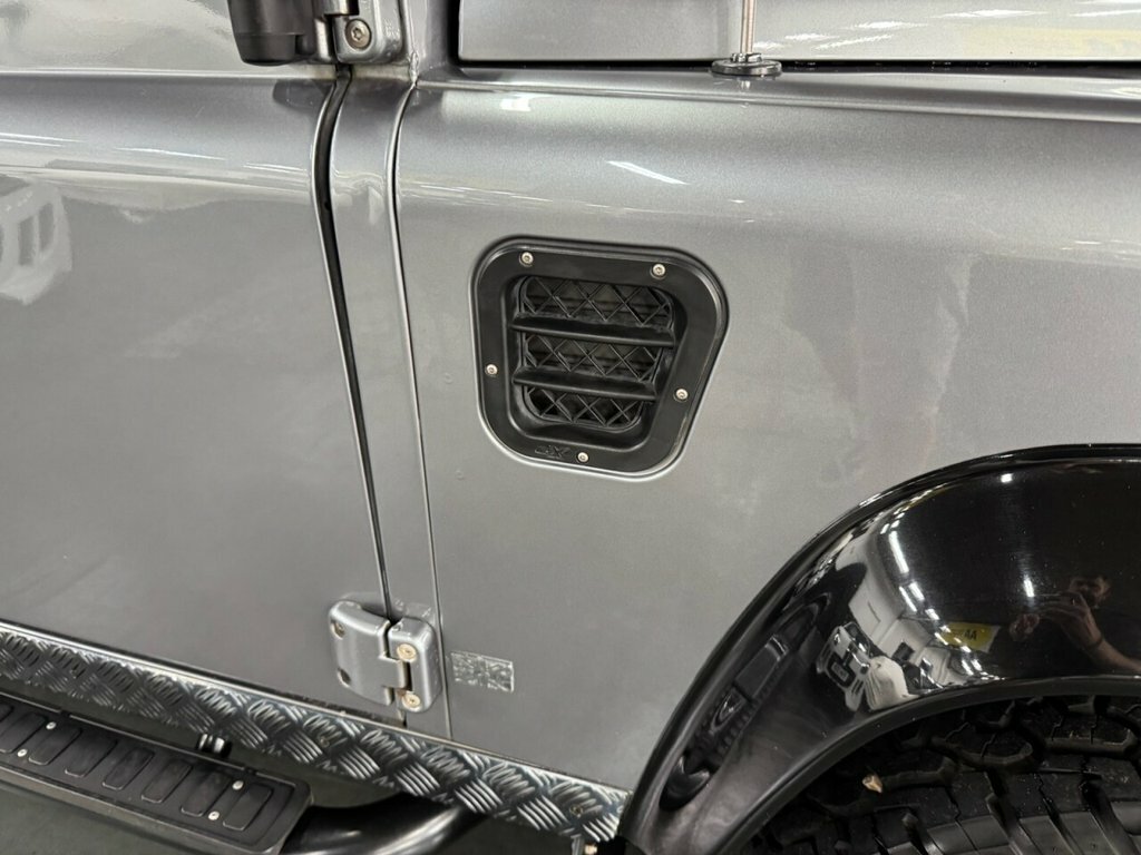 Land Rover Defender 110 Suv Blue #9