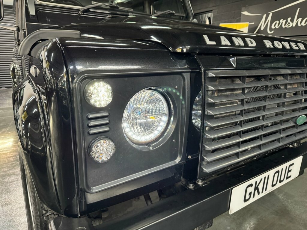 Land Rover Defender 110 2.4L Xs Black #3