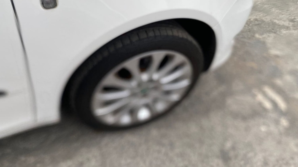 Skoda Fabia 1.4 Mpi Se White #10