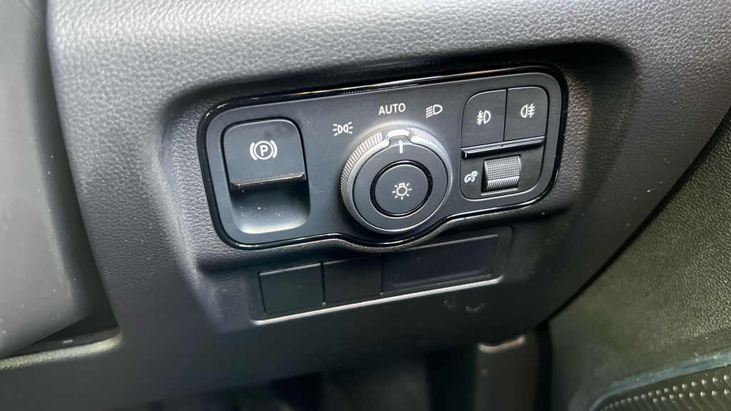 Mercedes-Benz CITAN Pro White #30