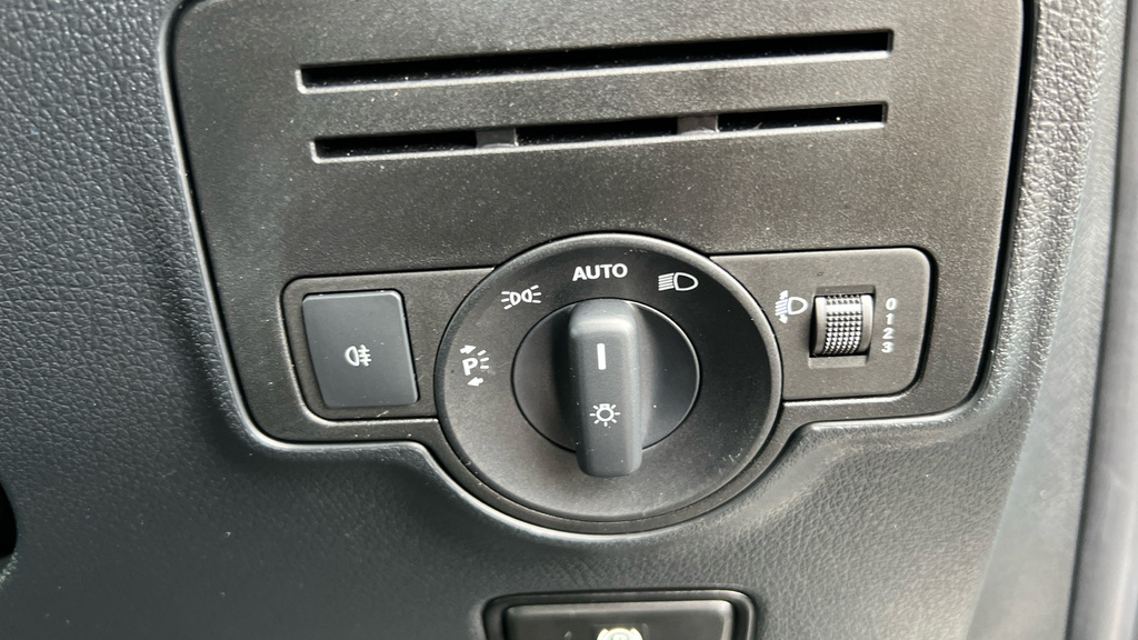 Mercedes-Benz eVito Premium Black #23