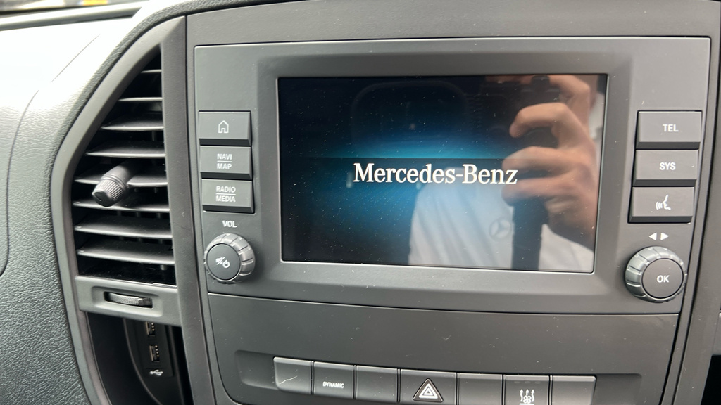 Mercedes-Benz eVito Premium Black #12
