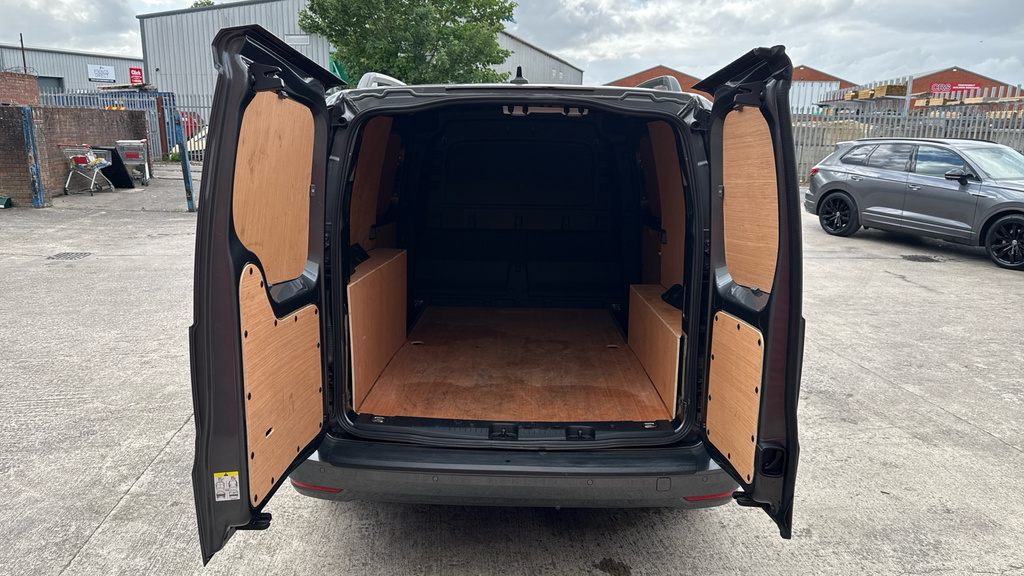 Volkswagen Caddy Maxi Commerce Pro Black #10