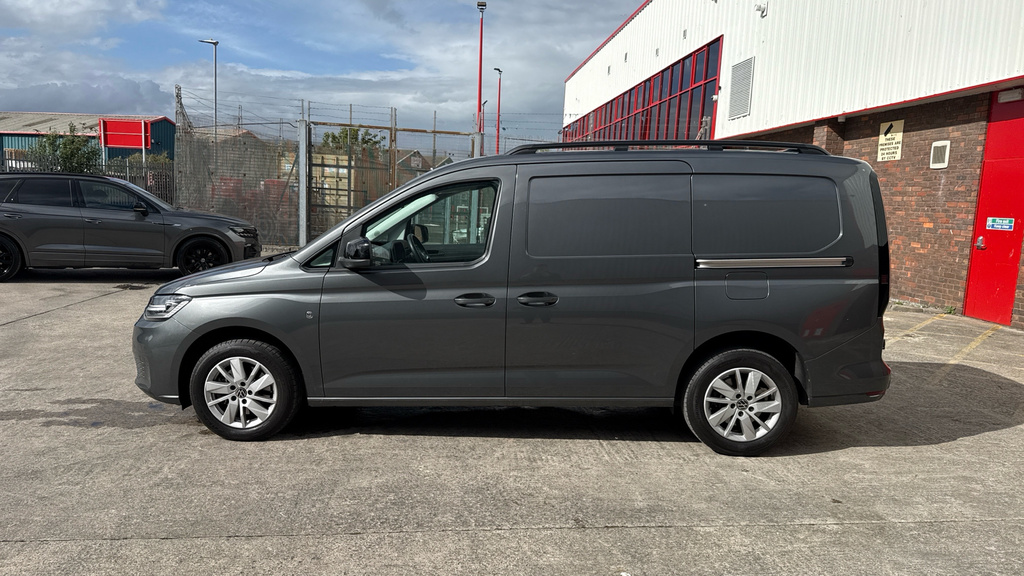 Volkswagen Caddy Maxi Commerce Pro Black #18