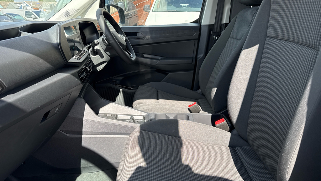 Volkswagen Caddy Maxi Volkswagen Caddy Cargo Maxi C20 Petr 1.5 Ehybrid 1 #2