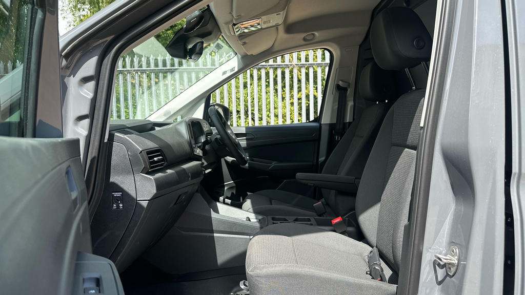 Volkswagen Caddy Caddy 1.5 Ehybrid 150 Commerce Pro Van Dsg Assist  #2