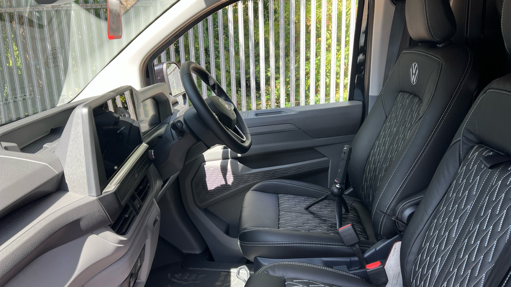 Volkswagen Transporter Transporter 2.0 Tdi 150 Commerce Pro Van 5 P #2