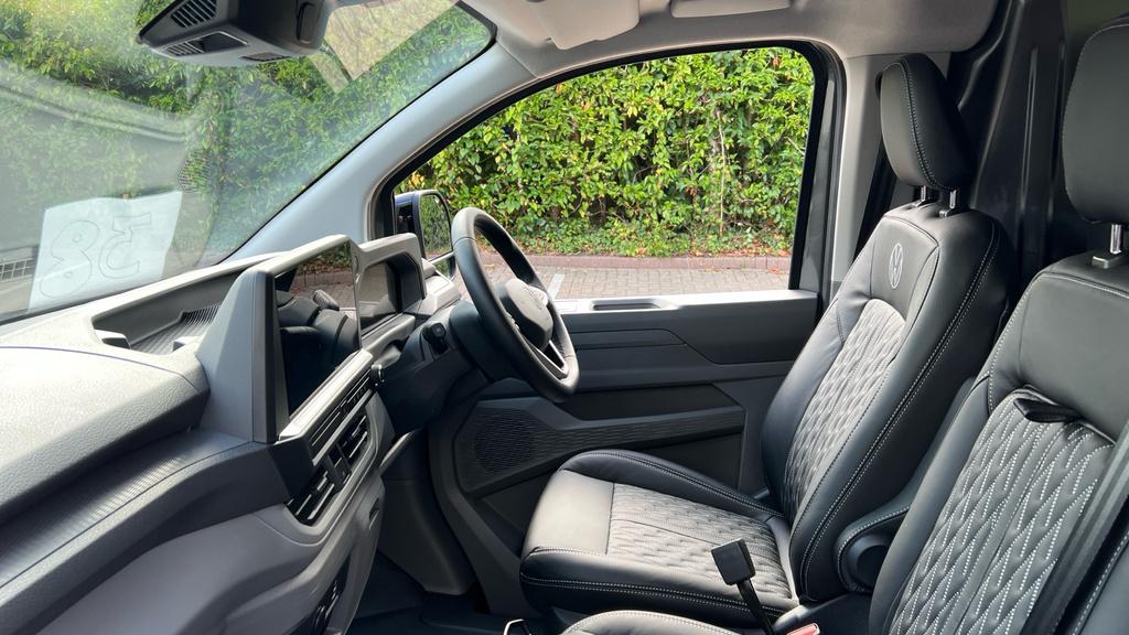 Volkswagen Transporter Transporter 2.0 Tdi 150 Commerce Pro Van 5 P #2