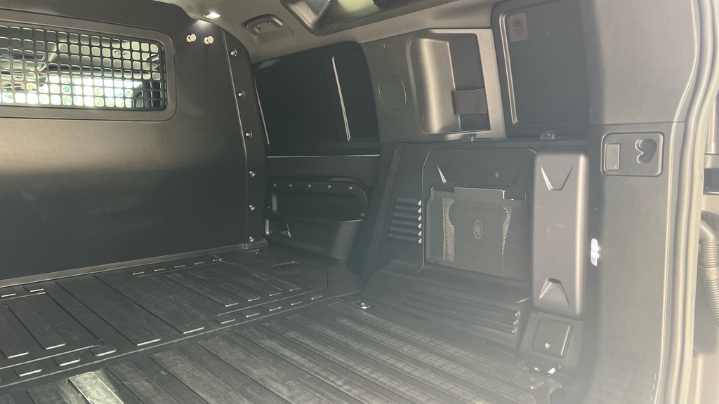 Land Rover Defender 3.0 X-dynamic Hse Mhev 295 Bhp Black #36
