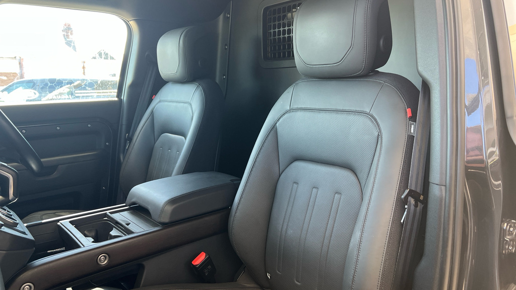 Land Rover Defender   #4