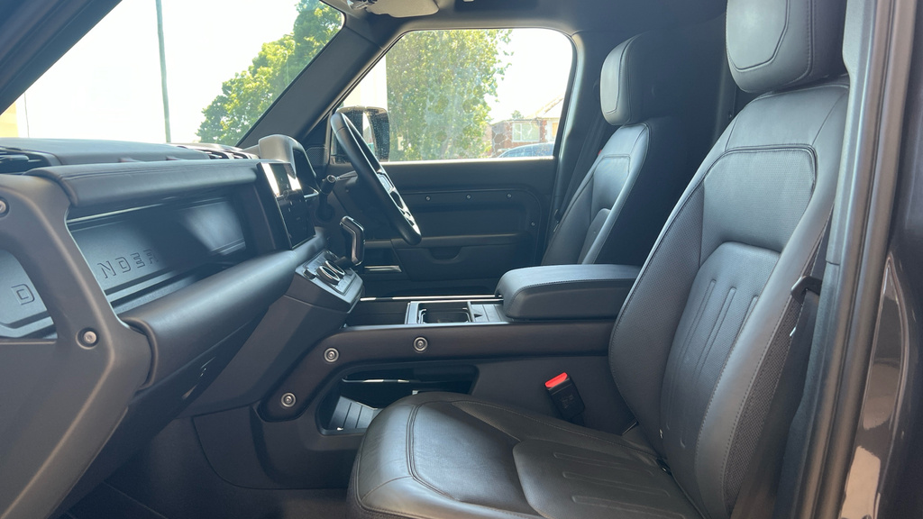 Land Rover Defender   #3