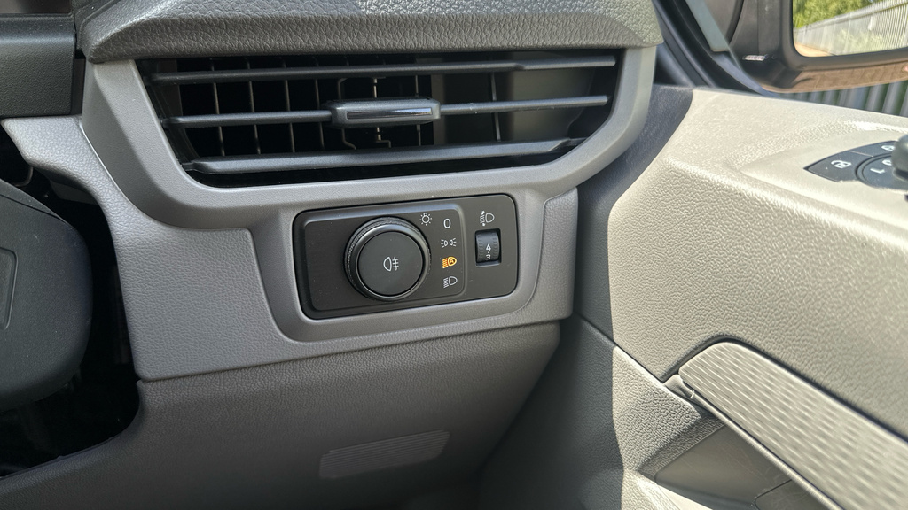 Volkswagen Transporter Commerce Plus #40