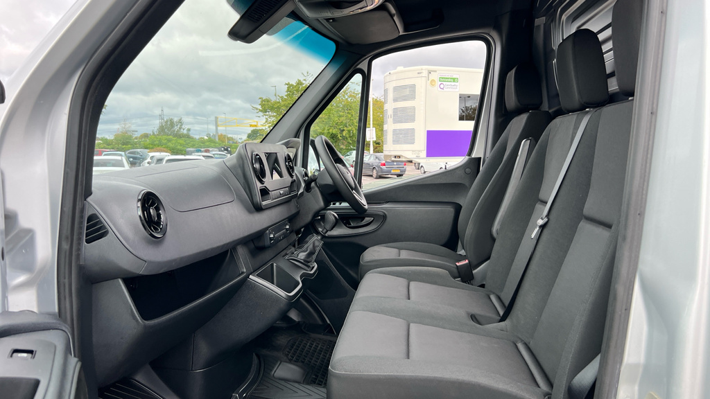 Mercedes-Benz Sprinter Pro White #9