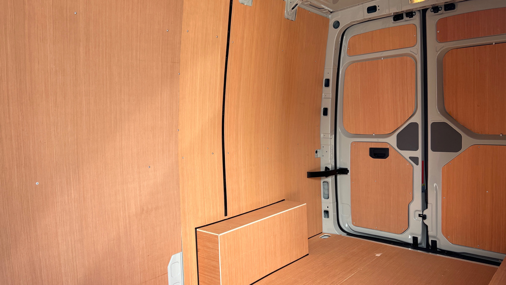 Volkswagen Crafter Cr35 Panel Van Commerce Plus Mwb 163 Ps 2.0 Tdi 8S Grey #9